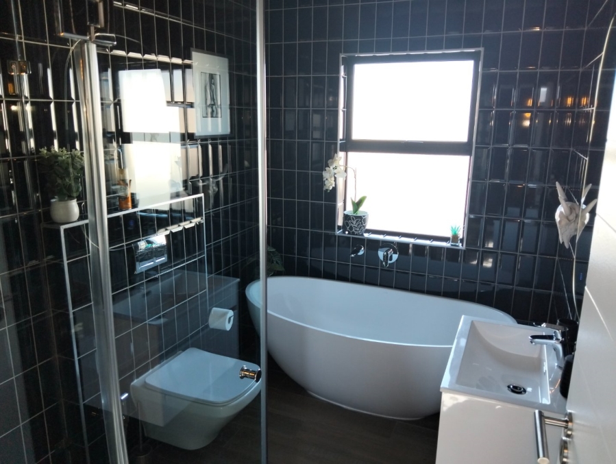 To Let 3 Bedroom Property for Rent in Sandown Western Cape